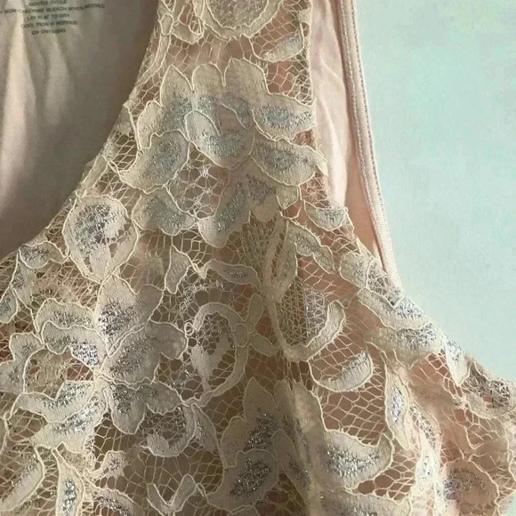 NY & Co. Metallic Lace overlay,lined,scoop neck sleeveless tank top/tunic,peach - Picture 3 of 9